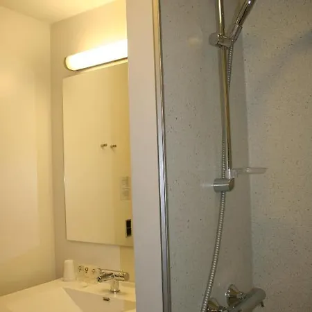 酒店 迪伯伦海滨酒店 3*