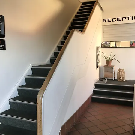 迪伯伦海滨酒店